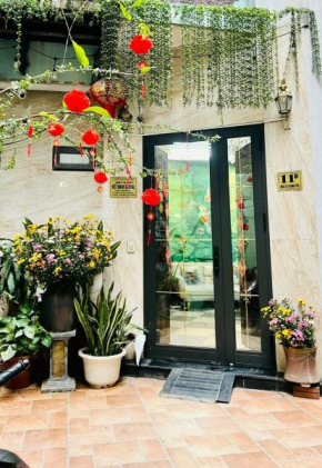 Flower Hostel